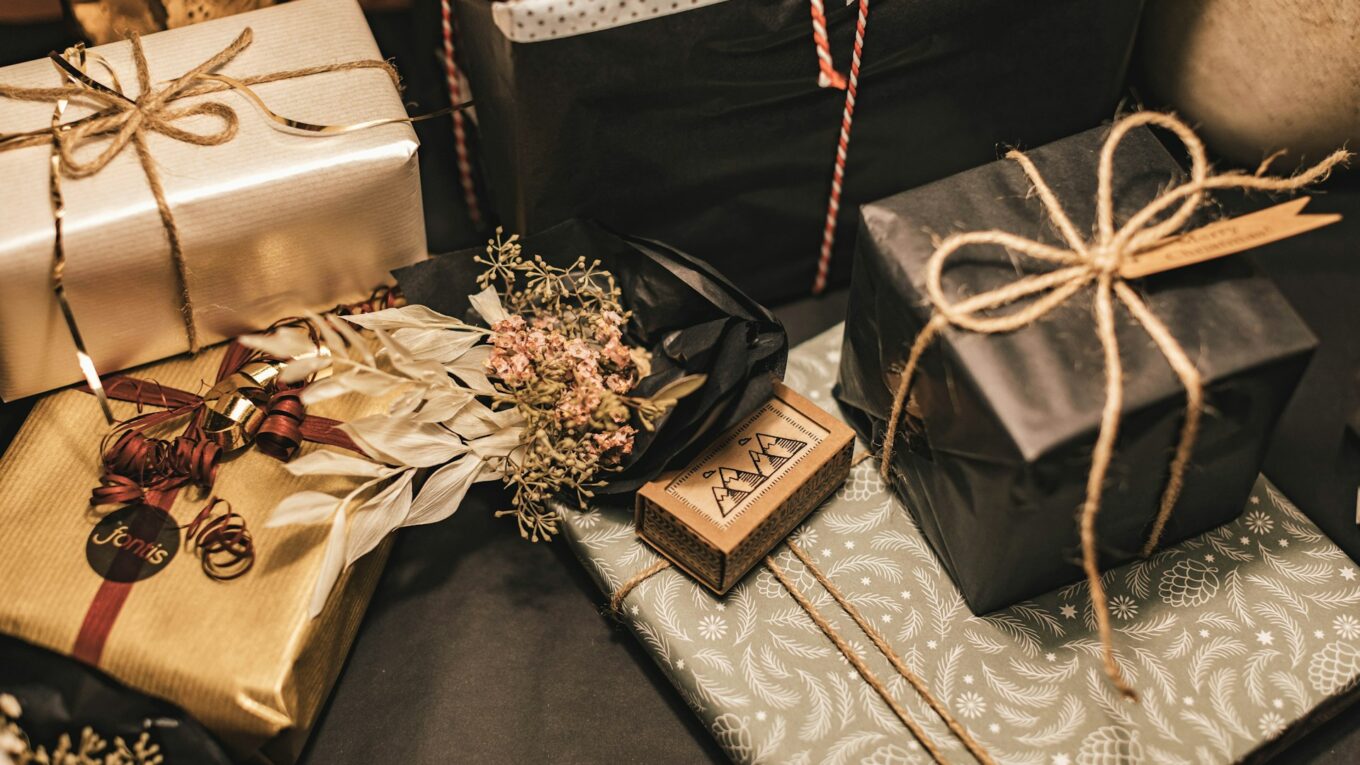5 Great Ways To Give Better Gifts To Loved Ones